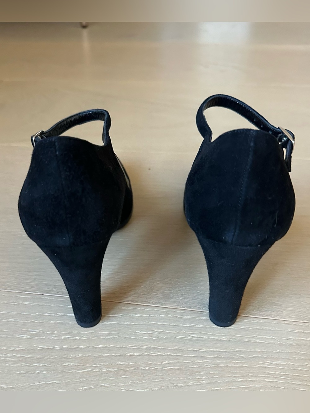 Marc Jacobs Black Suede Heels - Picture 5 of 12
